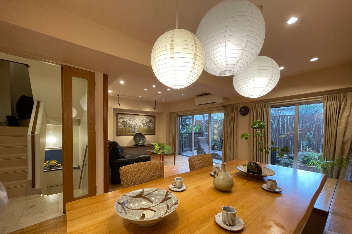 静かな住宅街のテラスのある広い家 103㎡　新宿から15分の野方駅　徒歩7分　昔からのレストラン多数