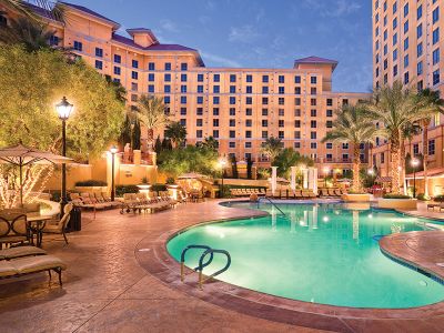 Grand Desert 2BR Suite Oasis | Heated Pools