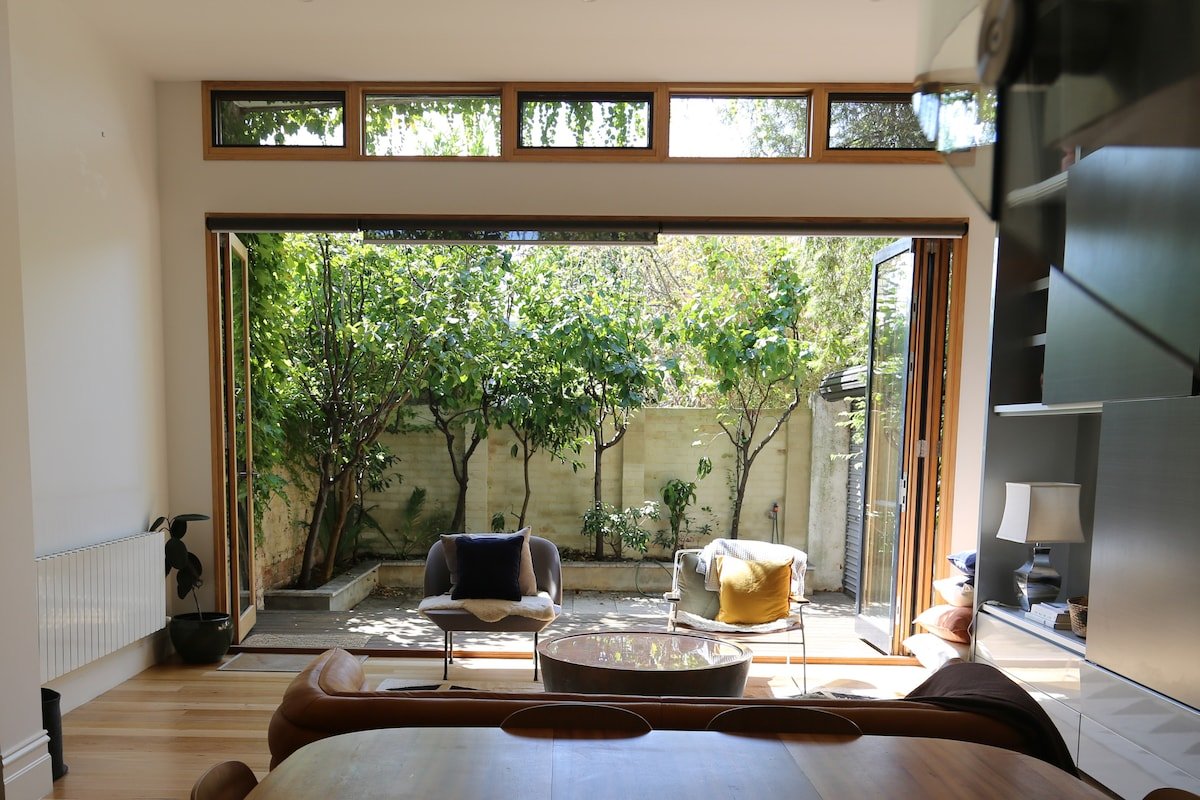 Charming Hawthorn Getaway 3 Bedroom House gallery image 2