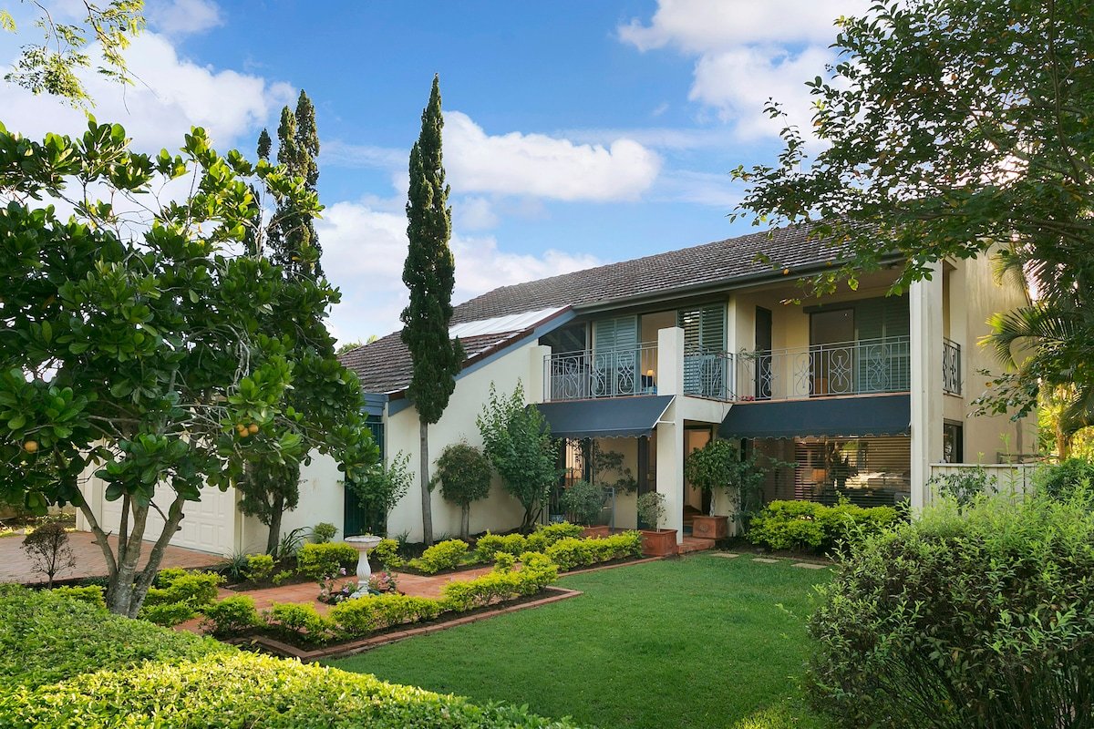 Sherwood Guesthouse – Pets, Pool, house gallery image 3