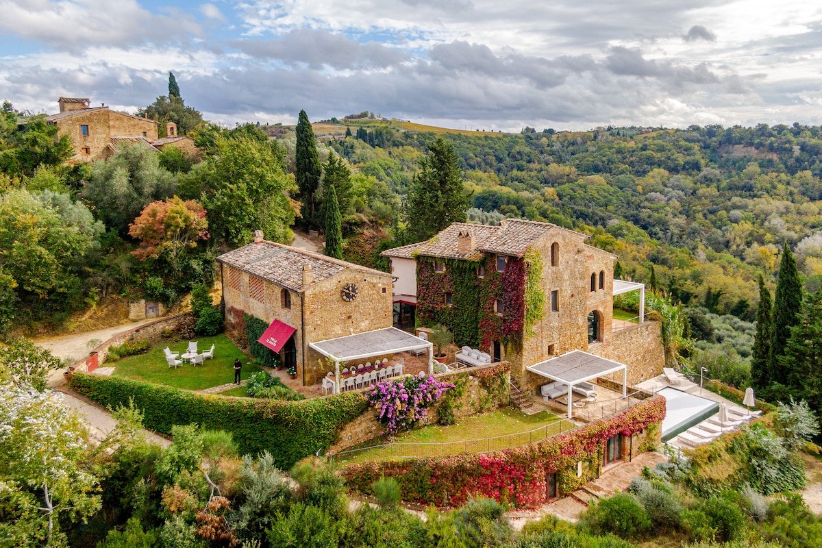 Luxury 8 bed villa near Florence with heated pool