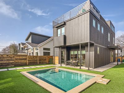 High-end 4 BDRM I Downtown Austin I Pool & Patio!