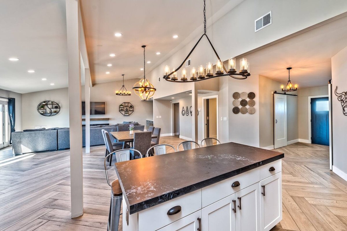 777Rentals – 7BR/4.5BA – Southwest Ranch gallery image 4