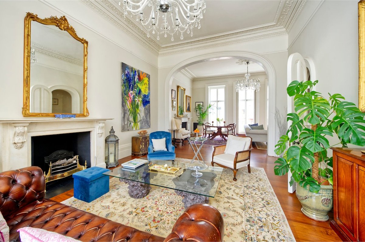 Grand 2 bedroom Flat, Kensington gallery image 2