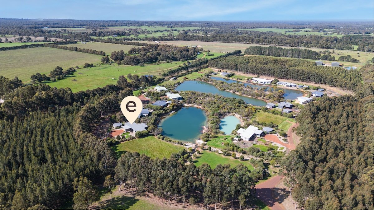 Bonnie: Lakeside Relaxation surrounded by Wineries gallery image 3