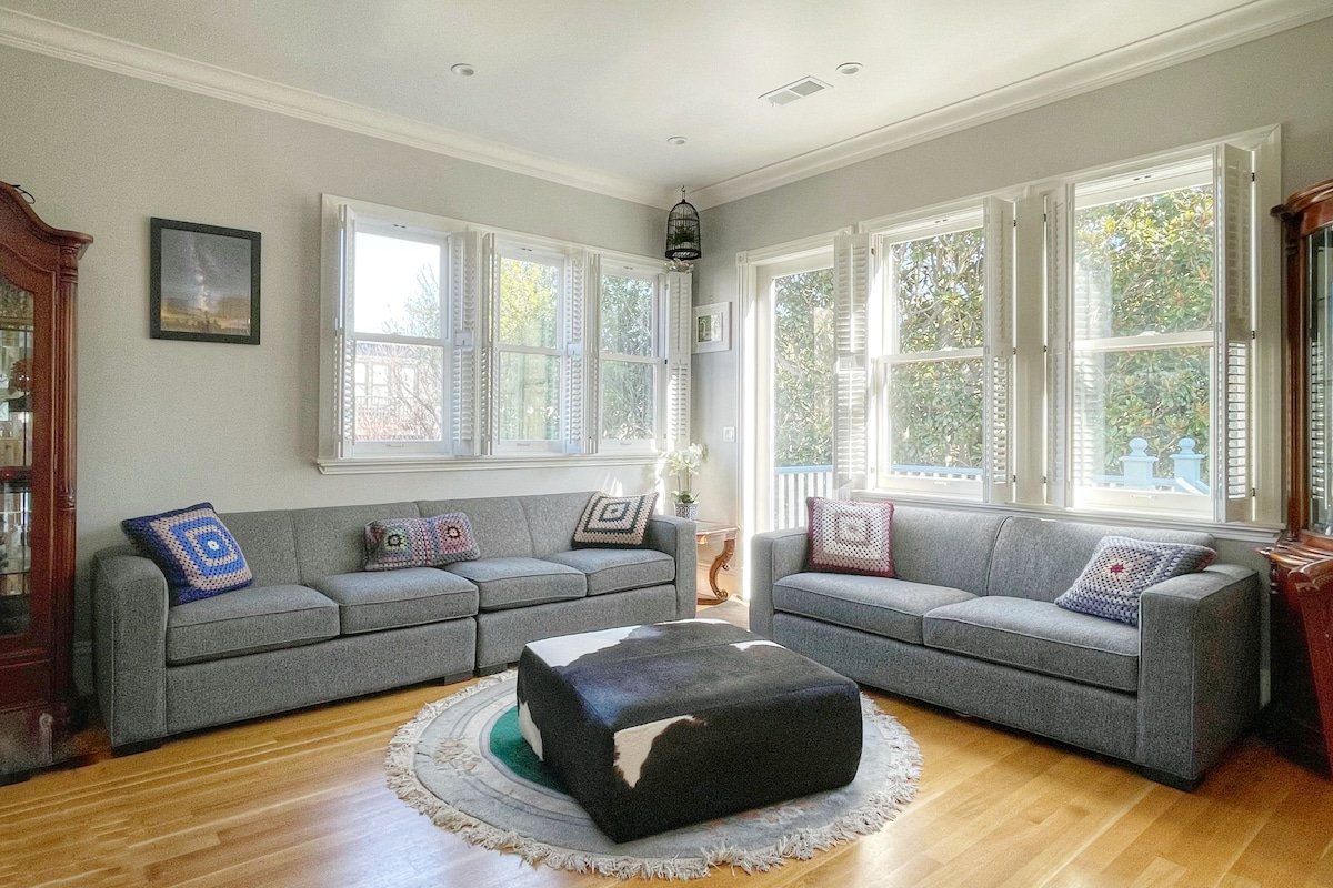 Totally Renovated Victorian House in Center SF! gallery image 3