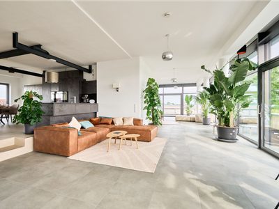 Luxury Penthouse with Rooftop Terrace & Sauna