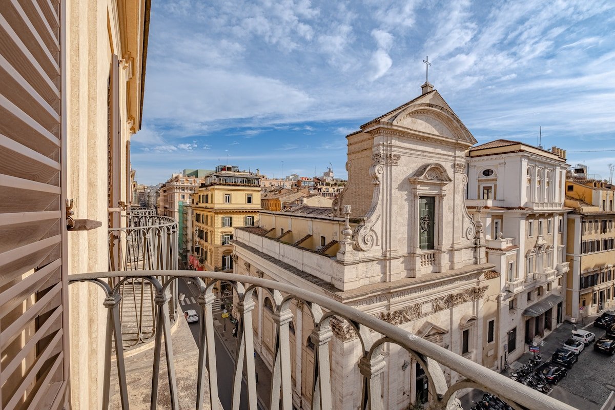 Superior Apartment gallery image 2