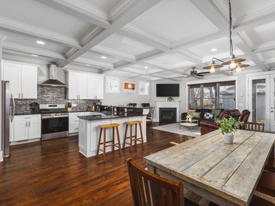 Walk to Broadway & Germantown Large House w/ Patio