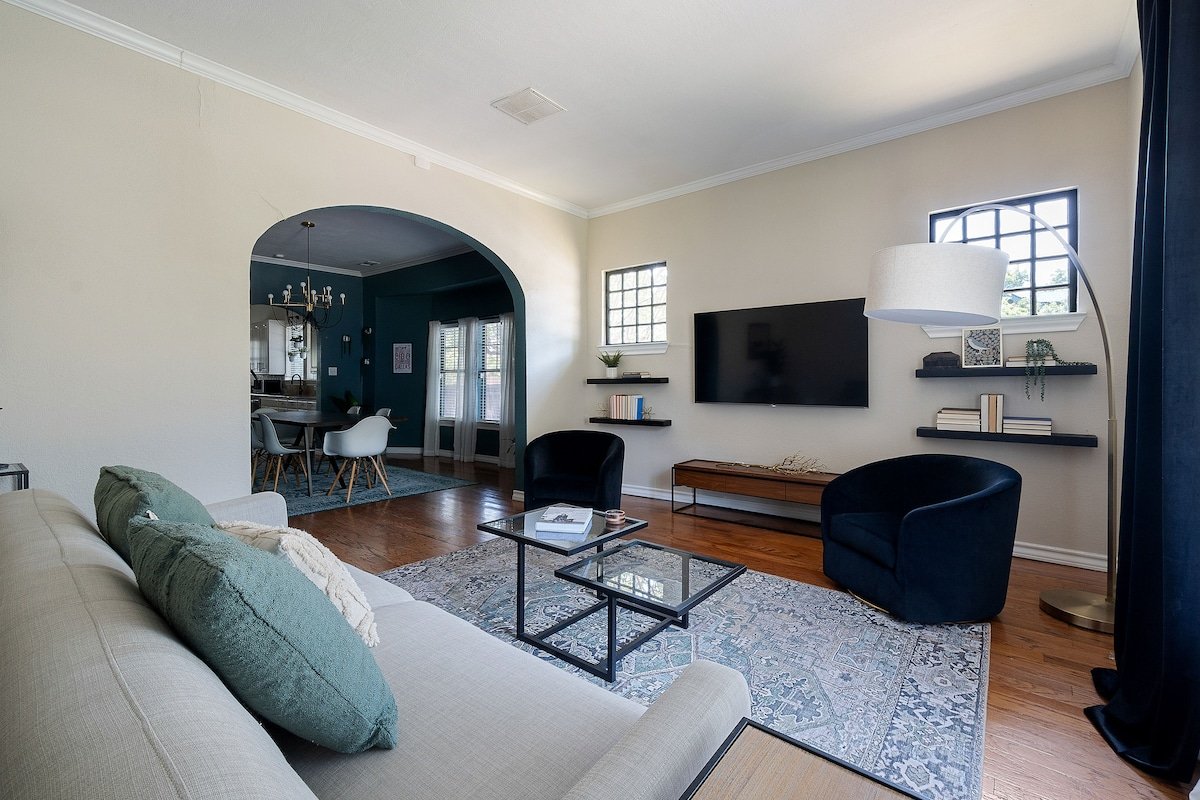 Dream Home – Lakewood, Greenville Ave No. 5800 gallery image 3