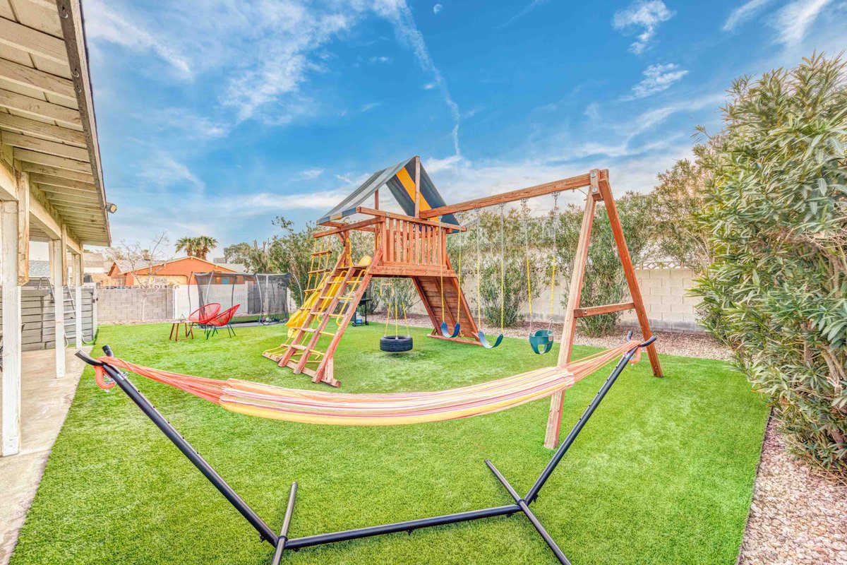 LUXURY!!! 1 STORY HOUSE ALL WHAT KIDS NEED