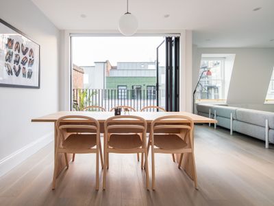 Incredible Leicester Sq 2BR – Terrace, Netflix & N