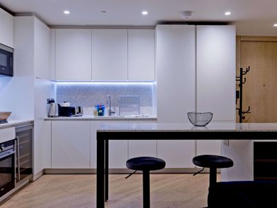 Soho House Executive Apartment Nr Westfields