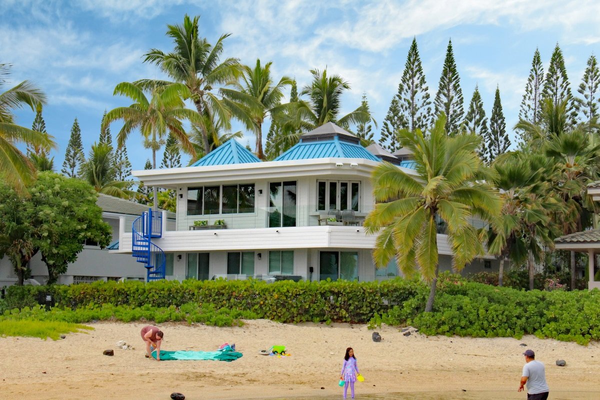 Luxury Beachfront Villa w/Paddleboards &Chef Acces gallery image 3