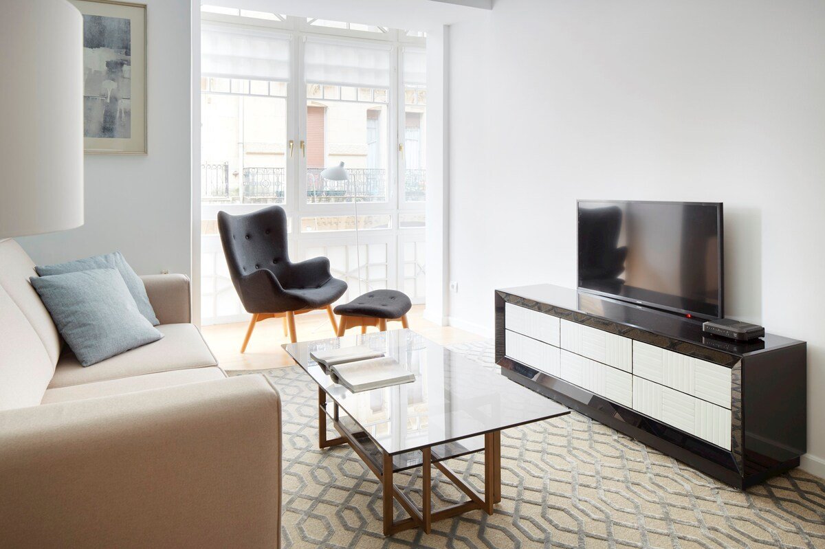 Prim Suite by FeelFree Rentals gallery image 4