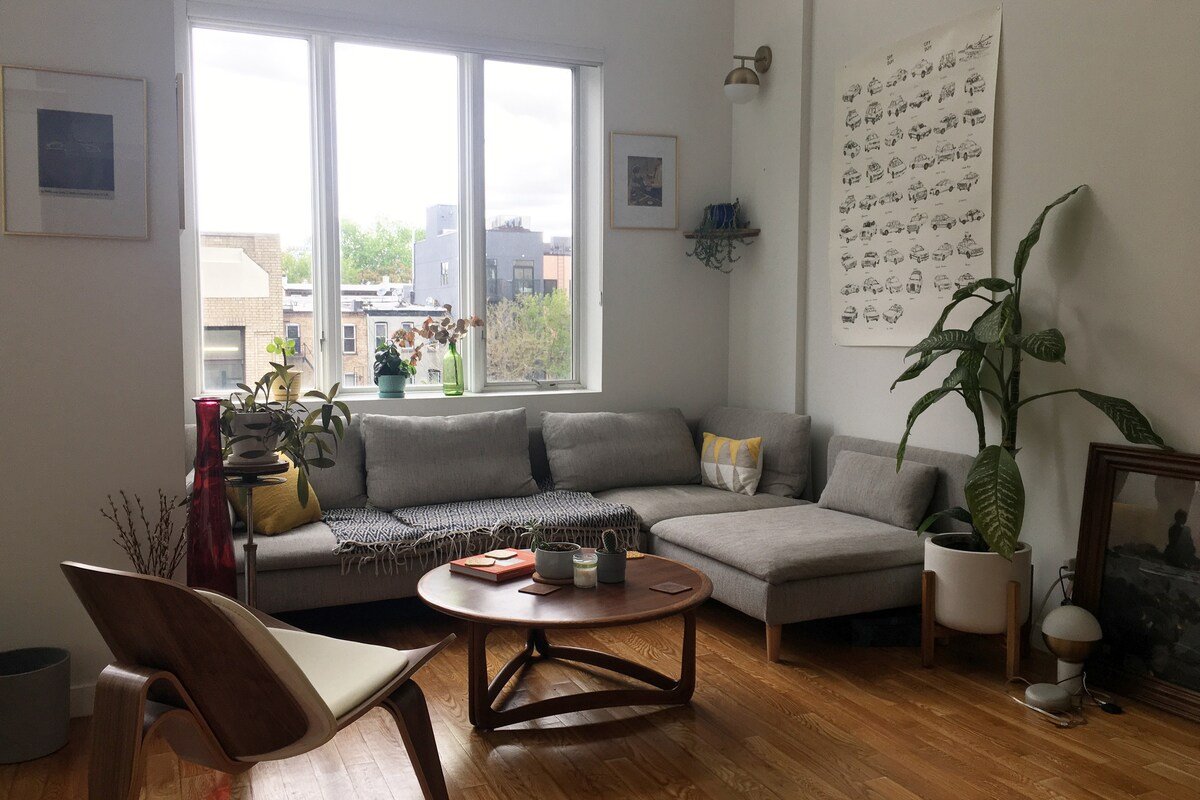 LARGE BRIGHT DUPLEX – Balcony + Rooftop gallery image 3