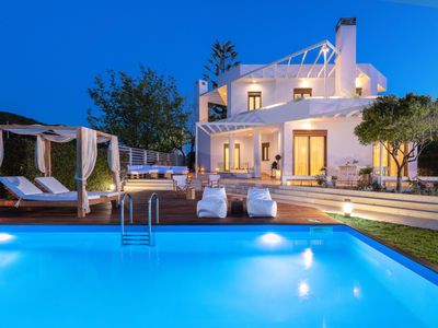 Love White Villa