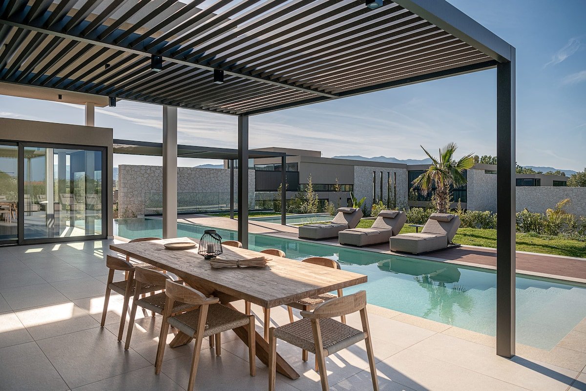 Pnoe Seafront Experience | Villa Lithos gallery image 2