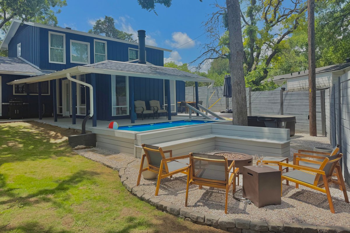 Cozy Oasis | 9 Beds | Fire Pit, Hot Tub, Movie Den