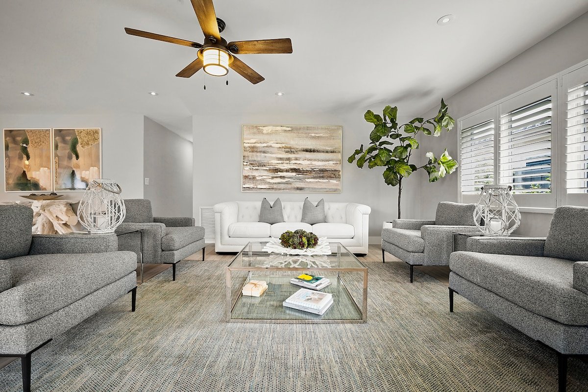 Heated Pool, 4 BR, Walk to Beach & Restaurants! gallery image 5