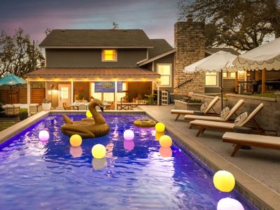 Austin Escape on 1 Acre | Pool • Hot Tub • Theater