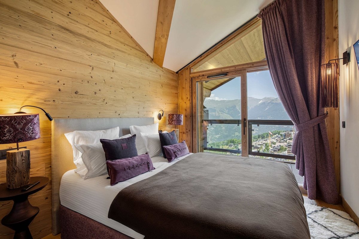 Luxury Penthouse 4BR with Panoramic Views & Garage gallery image 5