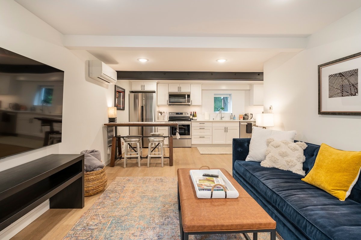 Private Retreat in Vibrant Georgetown gallery image 4