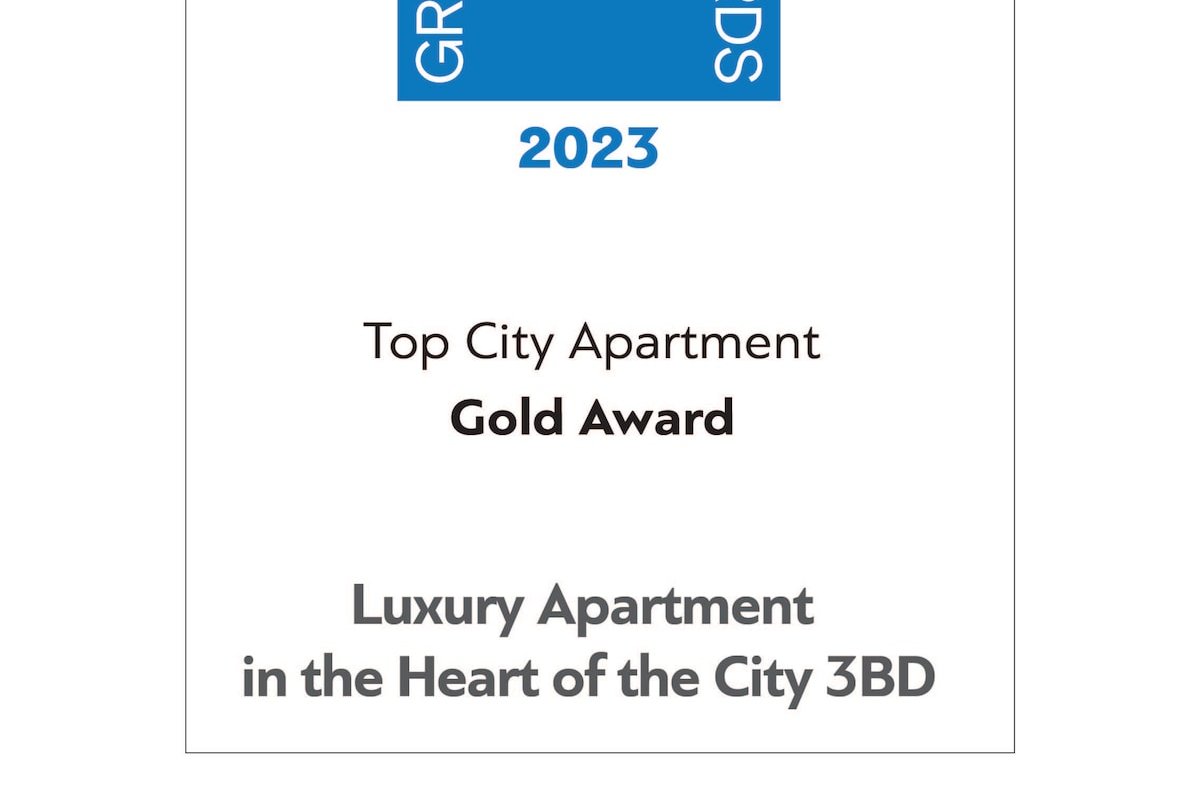 Luxury 3BD Apartment in the Heart of the City gallery image 3