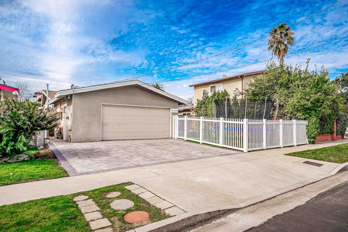 Prime location house Pool & Spa 7 min to Universal gallery image 4