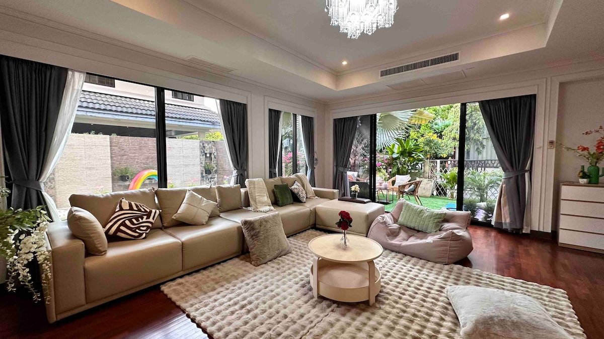 富人区铜锣Thonglor 25巷独立花园泳池别墅6个房4卫。 gallery image 2