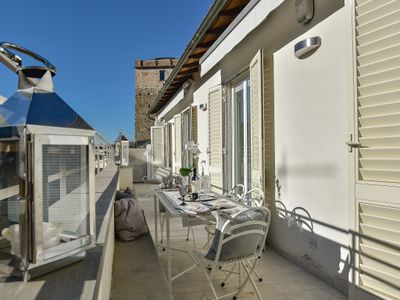 Ponte Vecchio Guelfo with balcony