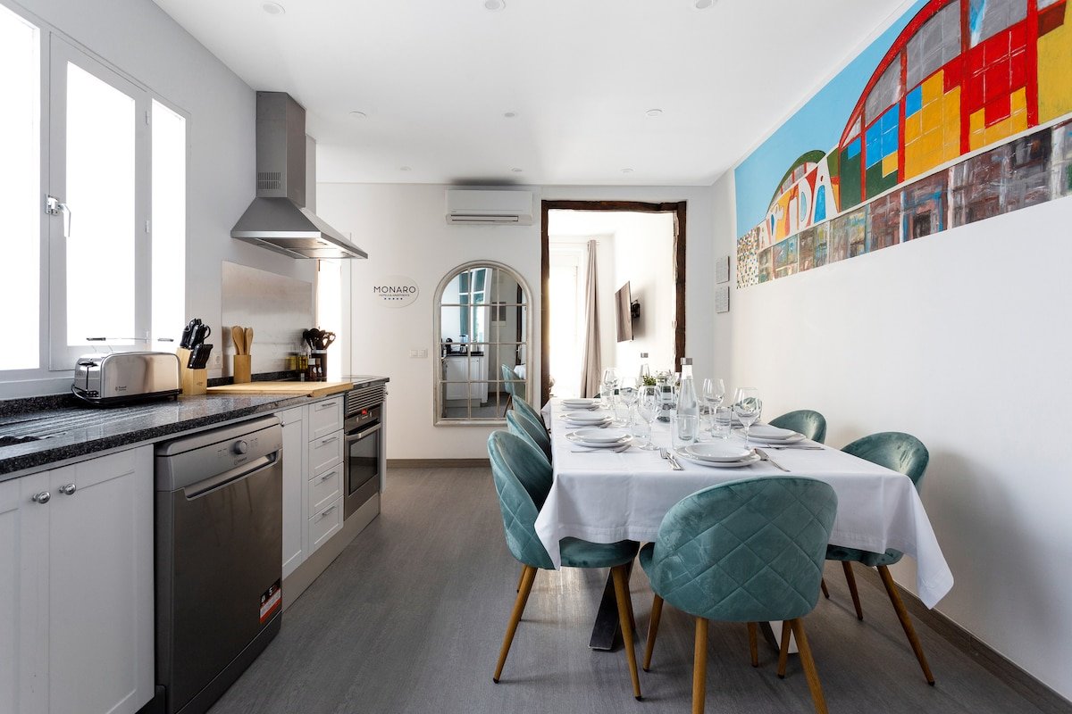 DownTown La Latina Grupos, by MoNARO gallery image 2