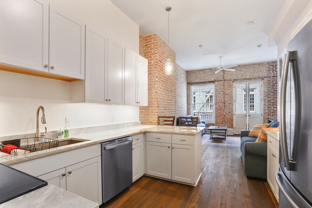 French Quarter Follies II gallery image 4