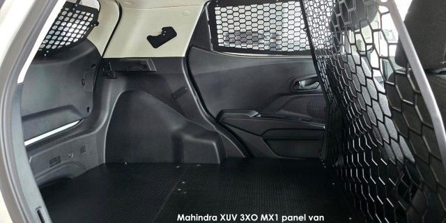 MAHINDRA XUV3XO 1.2T AX7L A/T - 15 