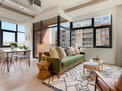 Beautiful 2br/2ba Condo in Ideal Downtown Location