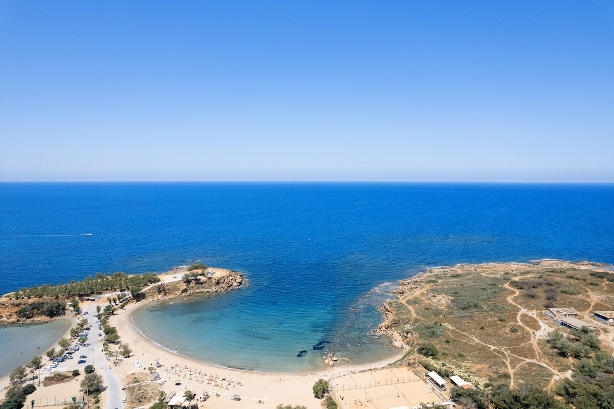 Modern Coastal Villa w/ Daily Housekeeping gallery image 5