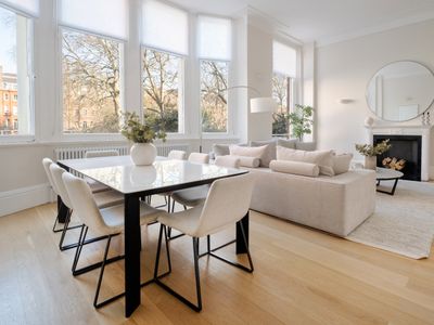 Luxe Knightsbridge Flat with AC