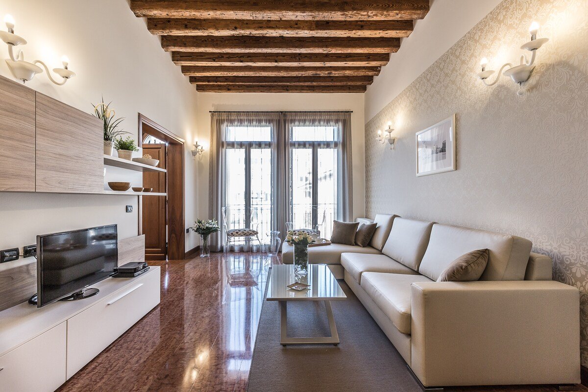 Ca’ Del Monastero 1 Apartment for 4 Guests! gallery image 2