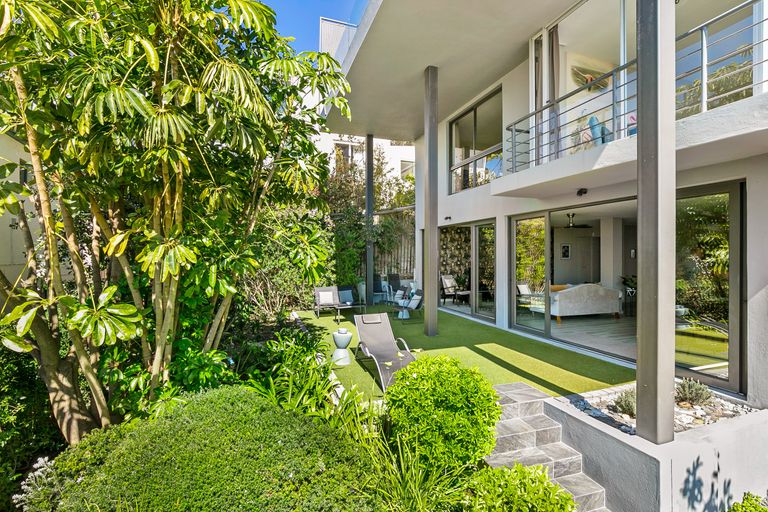 Central Garden Apartment featured image