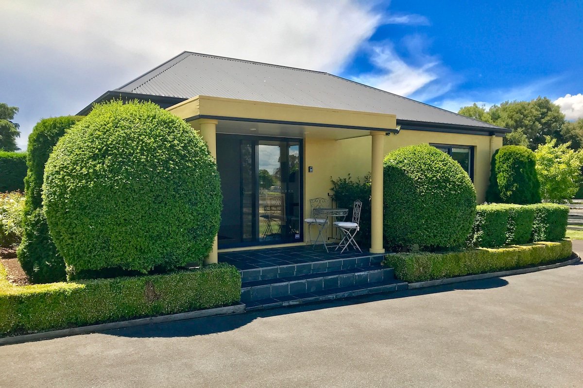 Relbia Retreat Stunning setting mins to Launceston gallery image 3