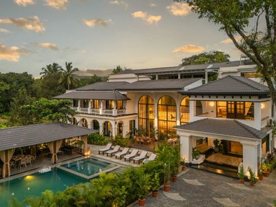 Ultra Lux Casa Dos Reis+Lawn+Pool+BBQ+Cook@Vagator