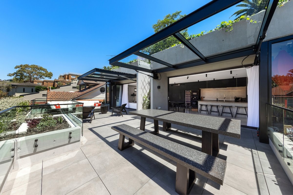 Newly built 2024 – Raw & refined Black Beauty gallery image 5