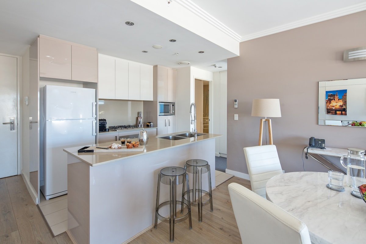 Luxe Two Bedroom Apartment-In the Heart of Sydney gallery image 5