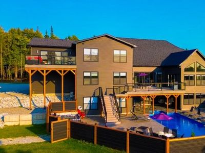 Luxury 4 Bedroom Villa With Pools, Bar & Home Gym.