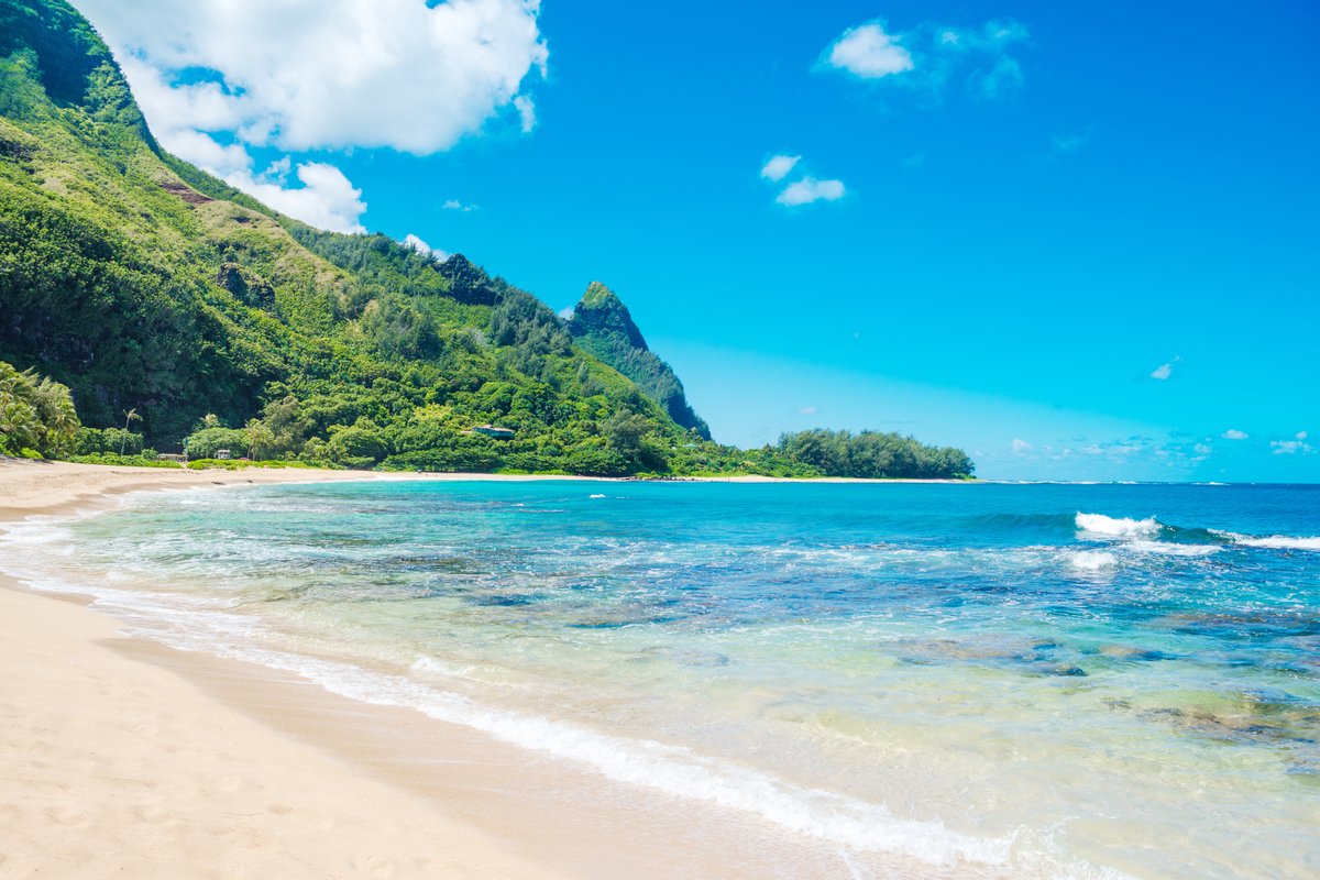 New! Haena A-frame home – next to Tunnels Beach