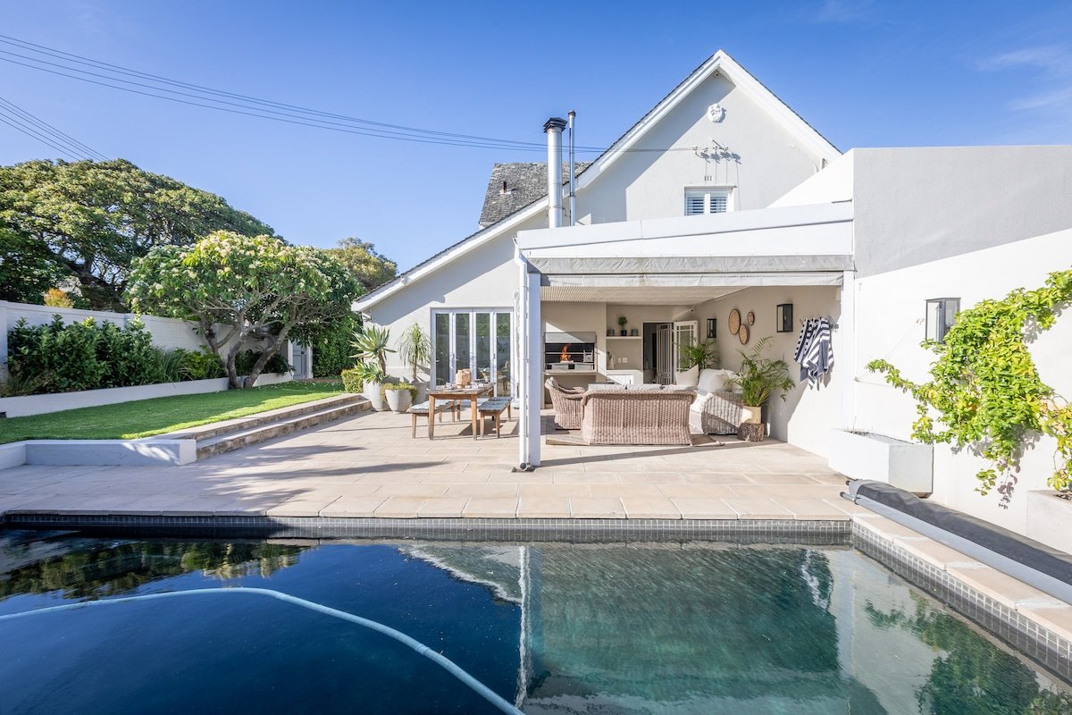 Spacious and Sunny Family Home in Cape Town gallery image 2