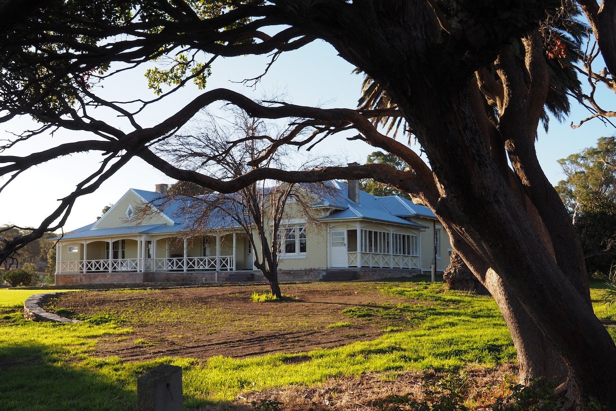 Exclusive Barossa country lodge/retreat gallery image 4