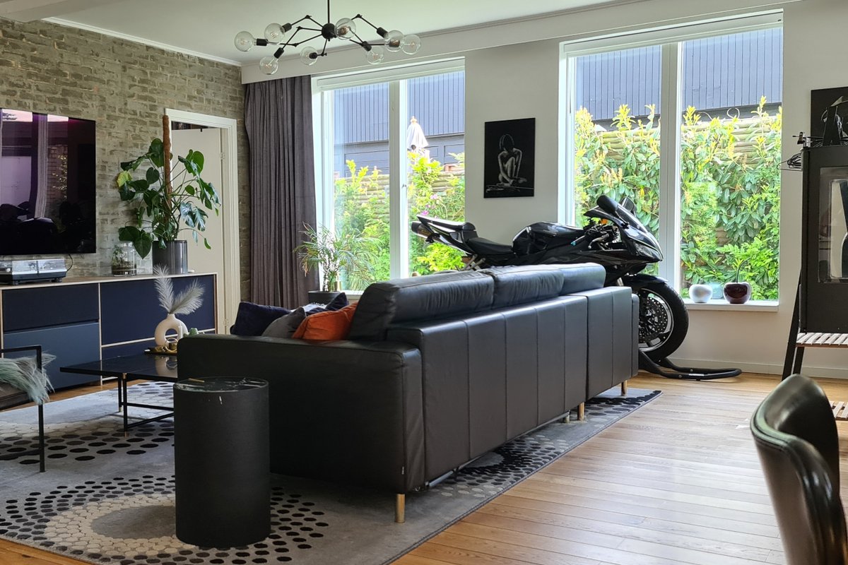 Comfortable home with free parking