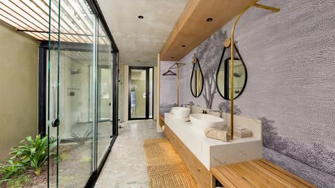 Suite Bathroom