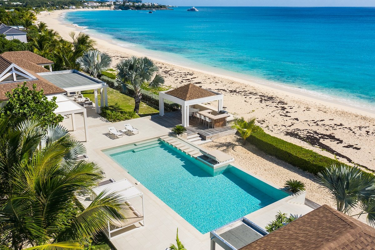 Turtle Nest (4 bedrooms) – Luxury beachfront villa